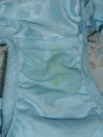 シミ付きパンティ